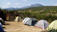 Туристический лагерь на фоне Демерджи